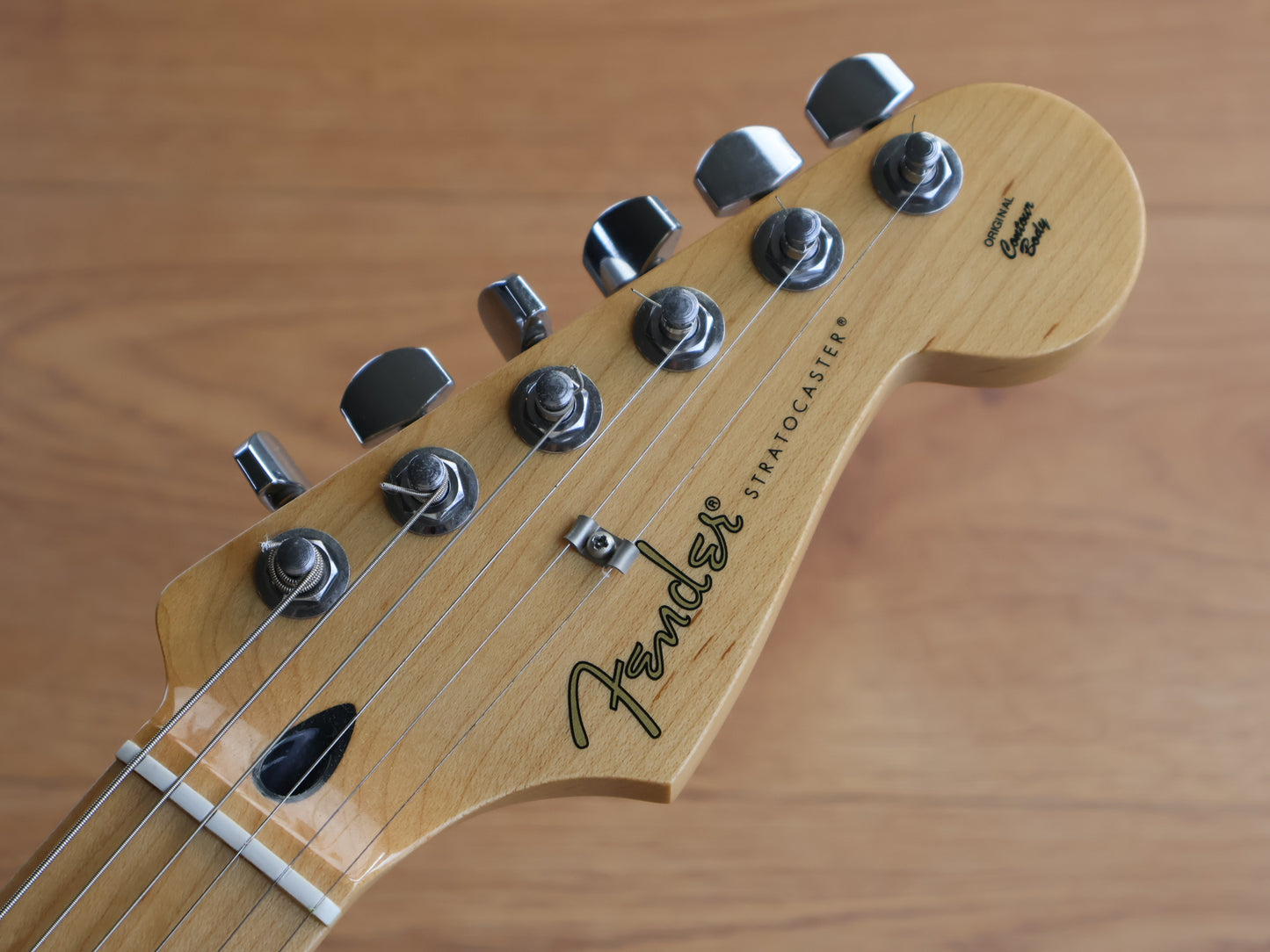 2019 Fender Player Stratocaster w/Maple Neck (Three-Colour Sunburst)
