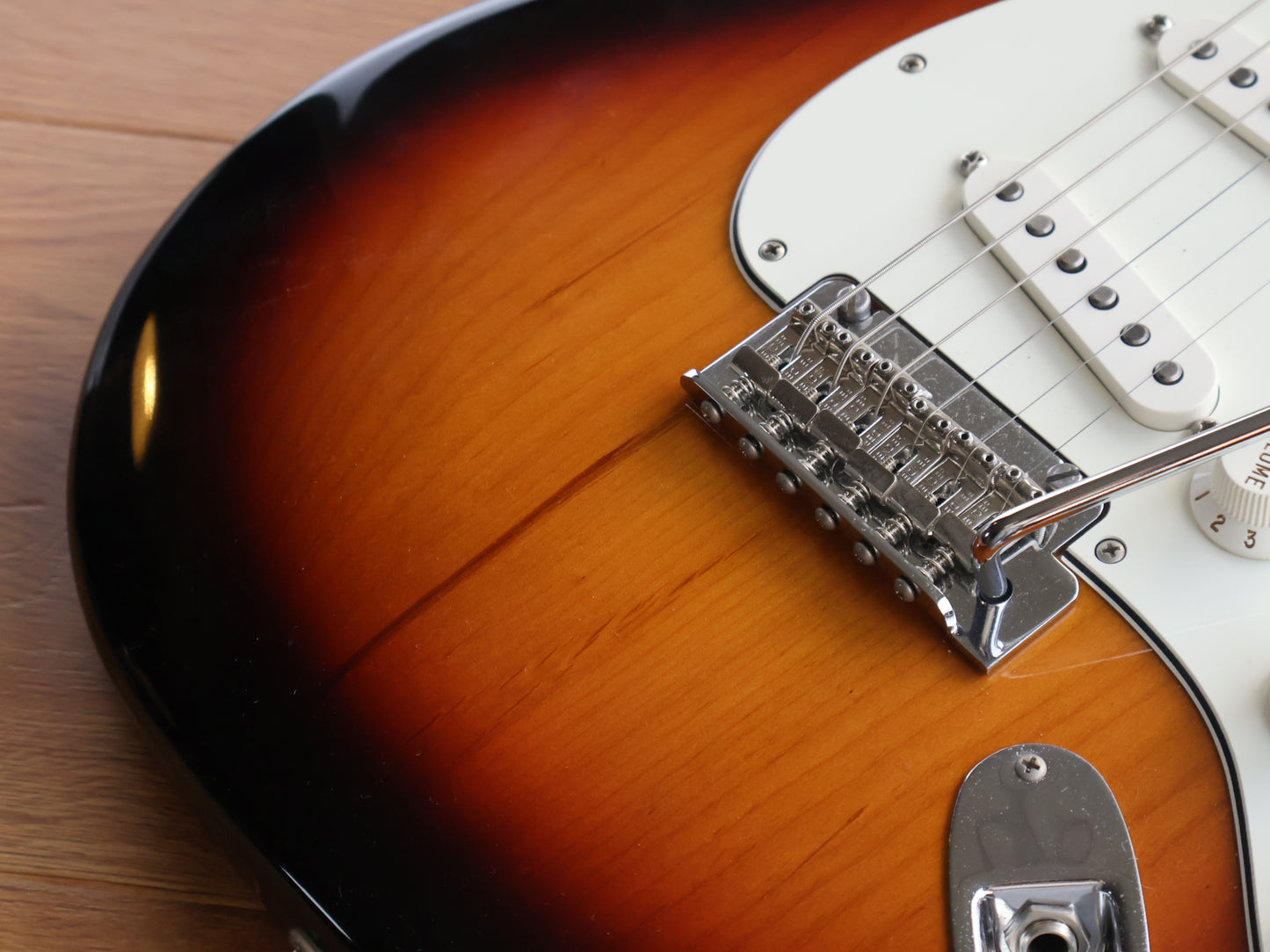 2019 Fender Player Stratocaster w/Maple Neck (Three-Colour Sunburst)