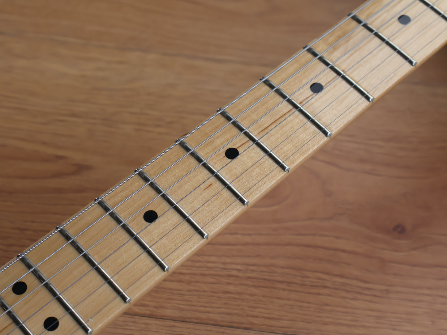 2019 Fender Player Stratocaster w/Maple Neck (Three-Colour Sunburst)