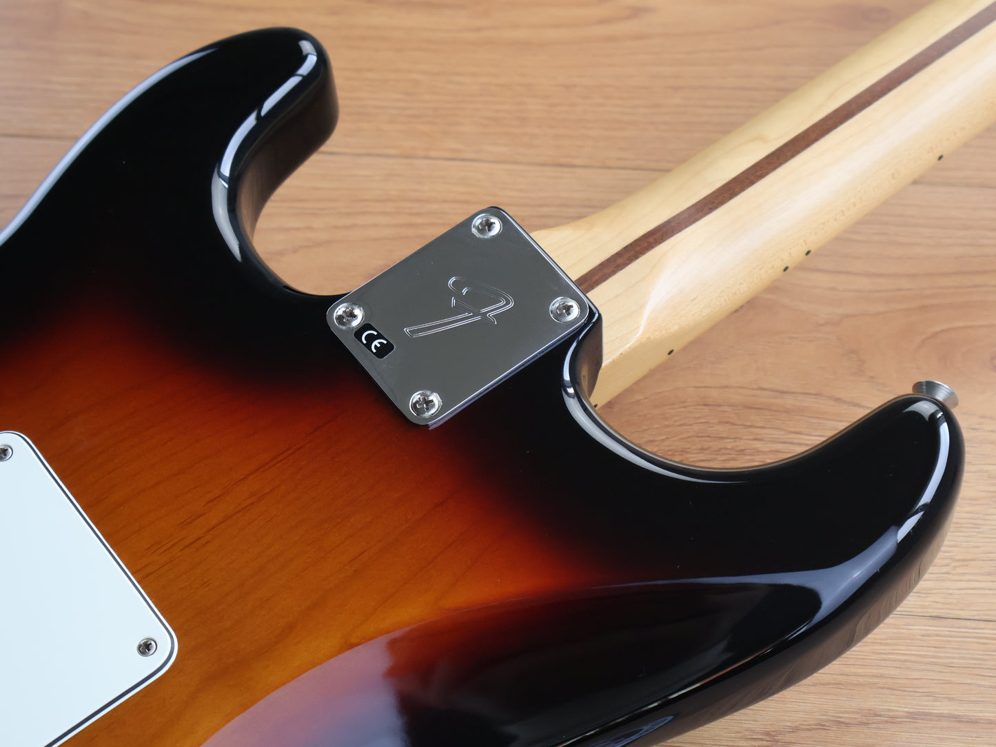 2019 Fender Player Stratocaster w/Maple Neck (Three-Colour Sunburst)