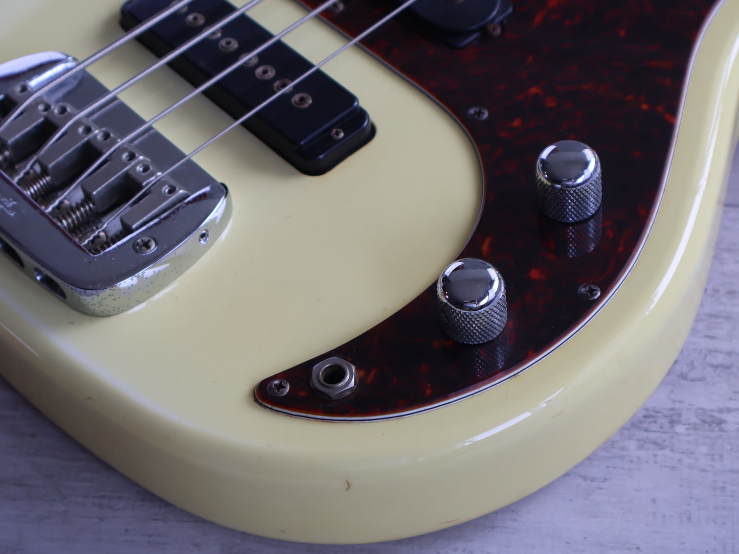 2000 G&L Japan SB-2 Tribute Series PJ Bass (White)
