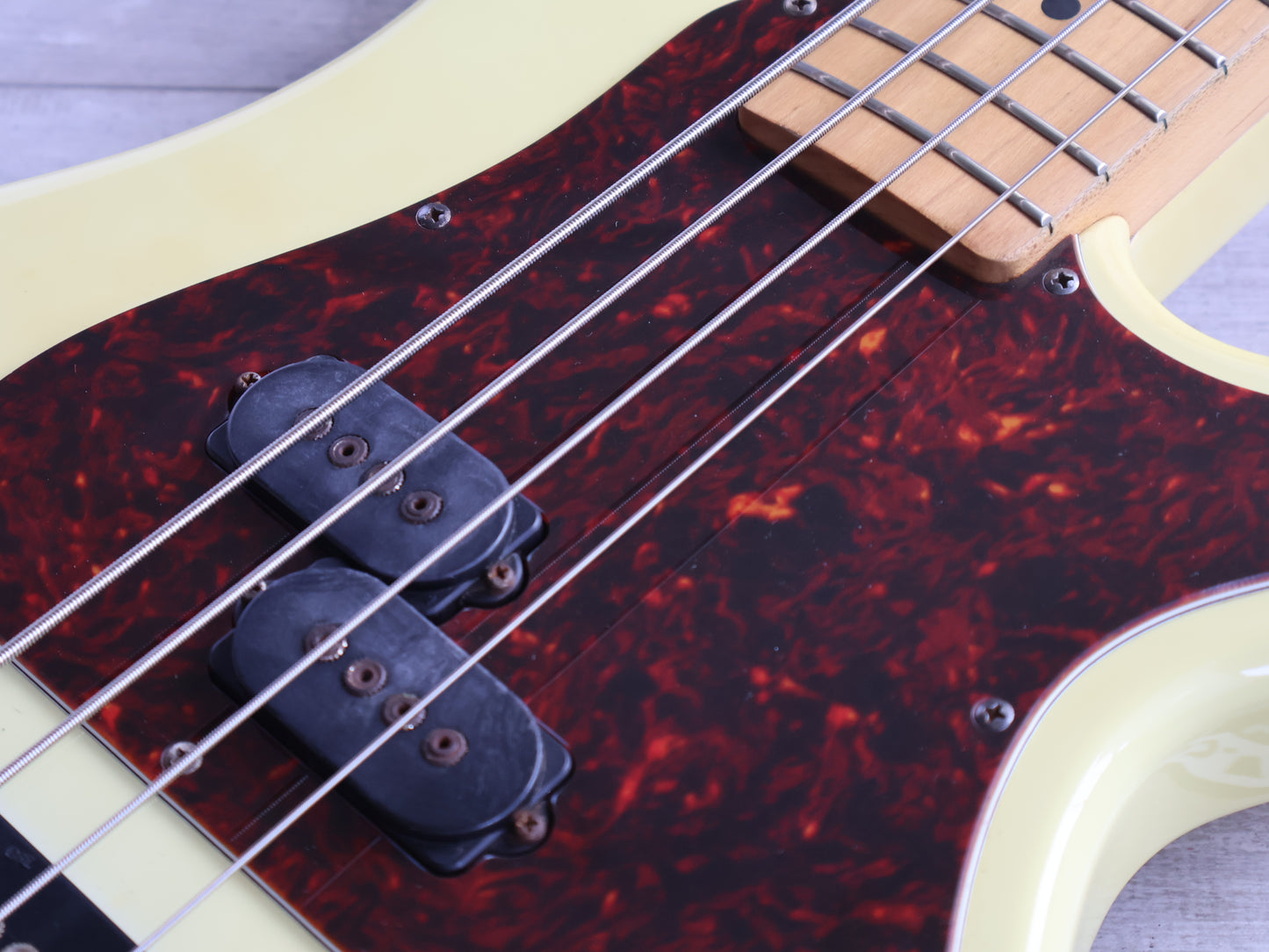 2000 G&L Japan SB-2 Tribute Series PJ Bass (White)