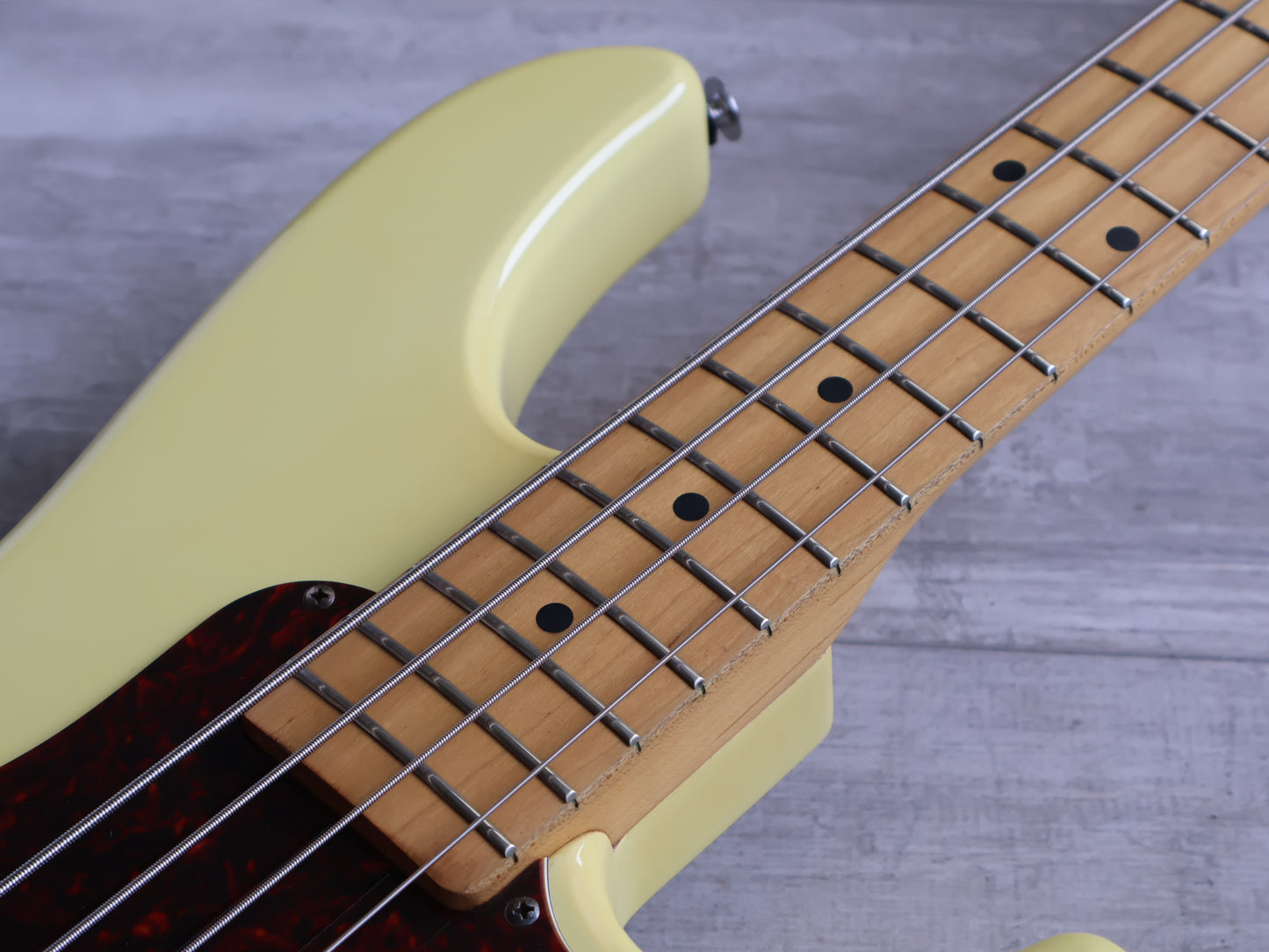 2000 G&L Japan SB-2 Tribute Series PJ Bass (White)