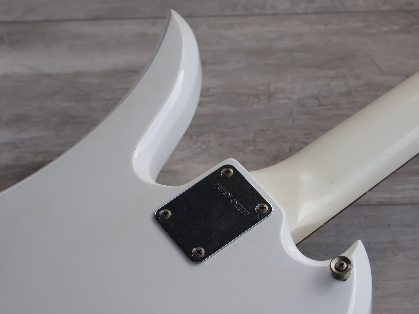 1995 Burny (Fernandes) BMB-65 Mockingbird Bass (White)