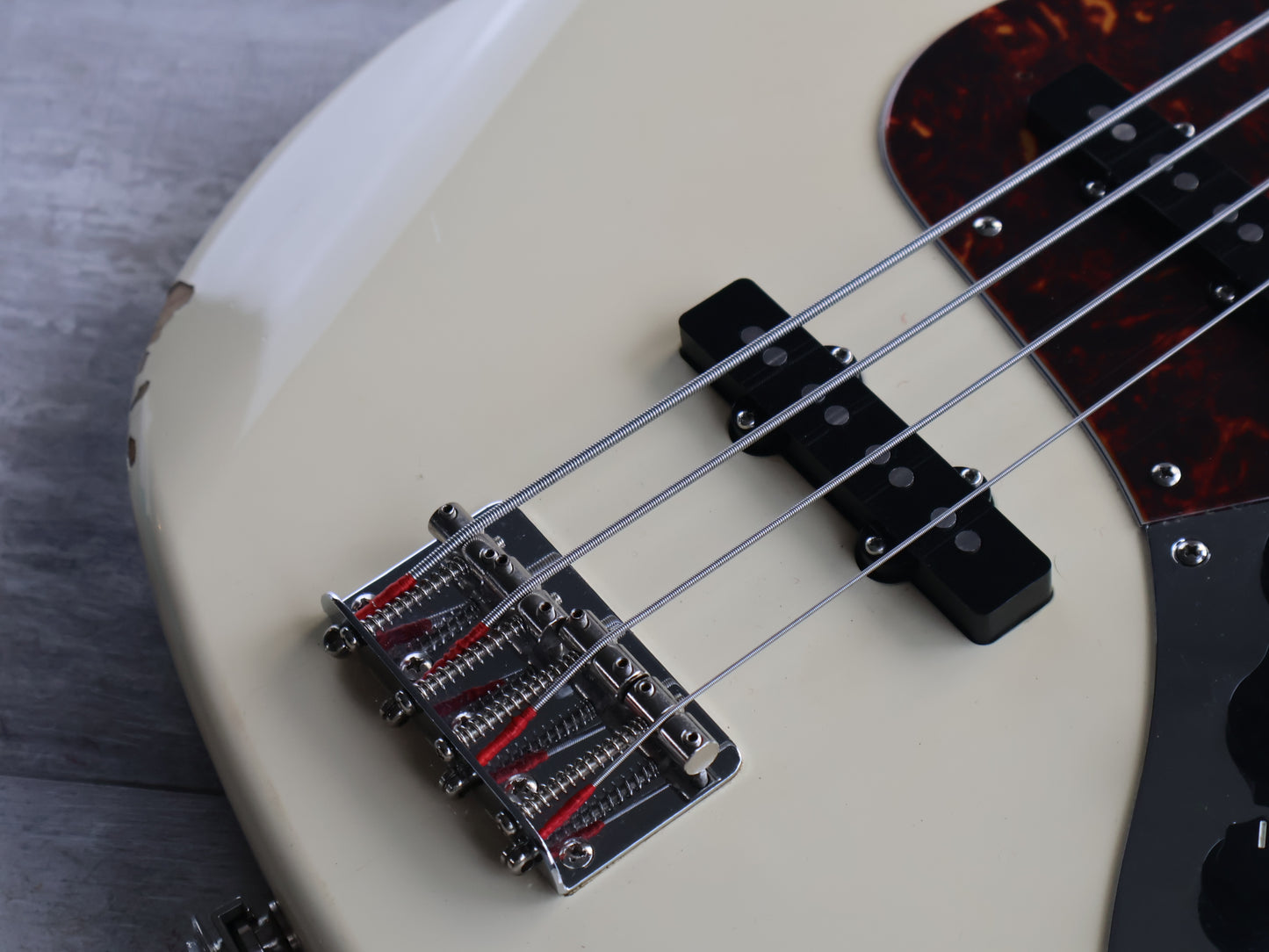 1999 Fender Japan JB75 '75 Reissue Jazz Bass (Vintage White)