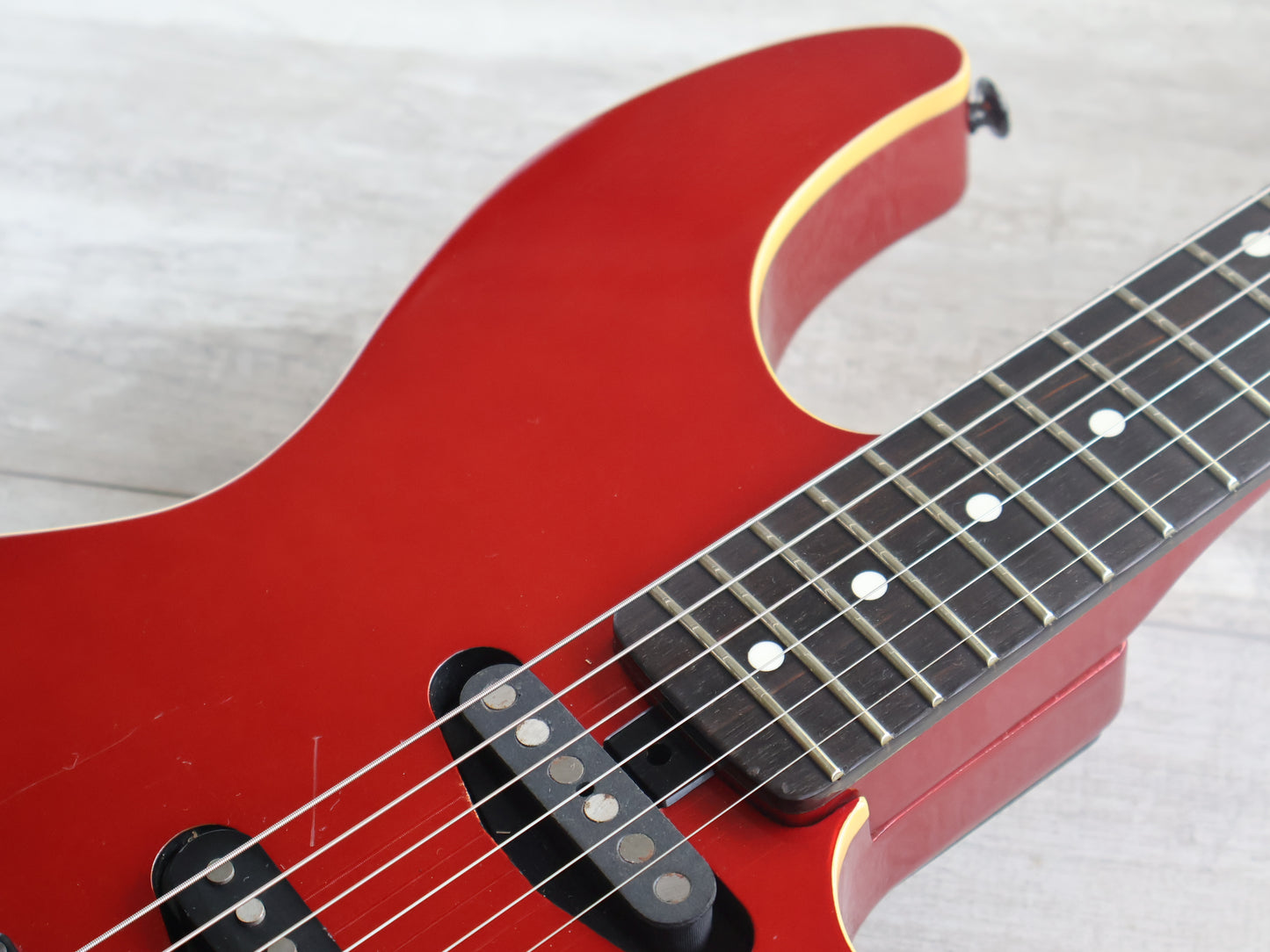 1985 Yamaha Japan SE700E Bound Flat-Top Superstrat (Candy Apple Red)