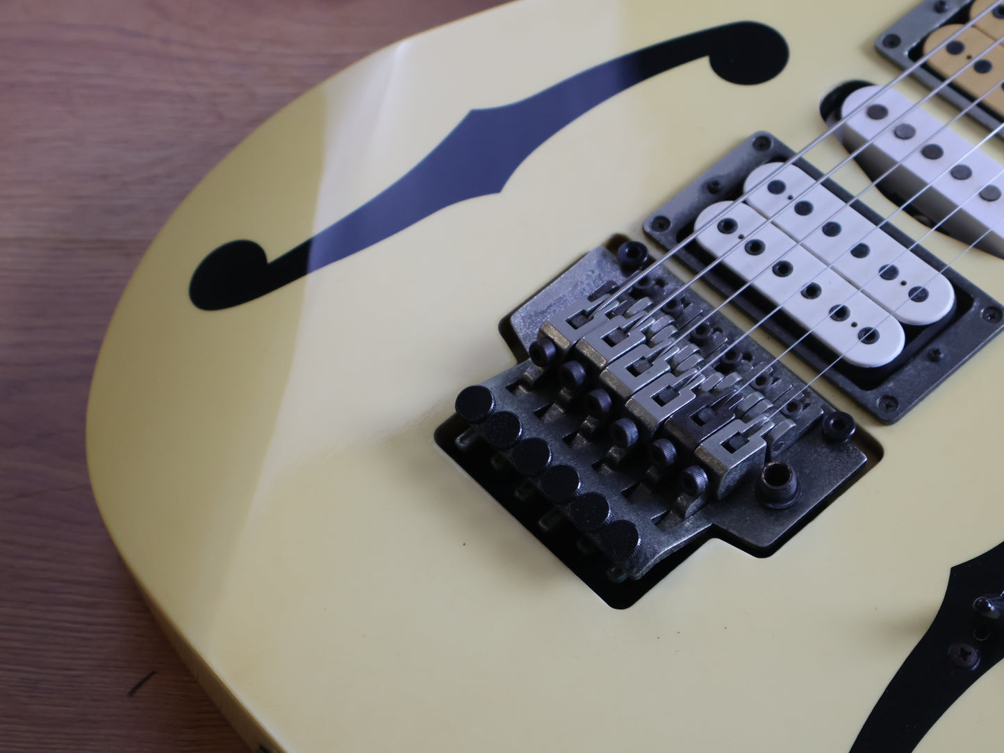 1999 Ibanez Japan PGM30 Paul Gilbert Signature Model (White)