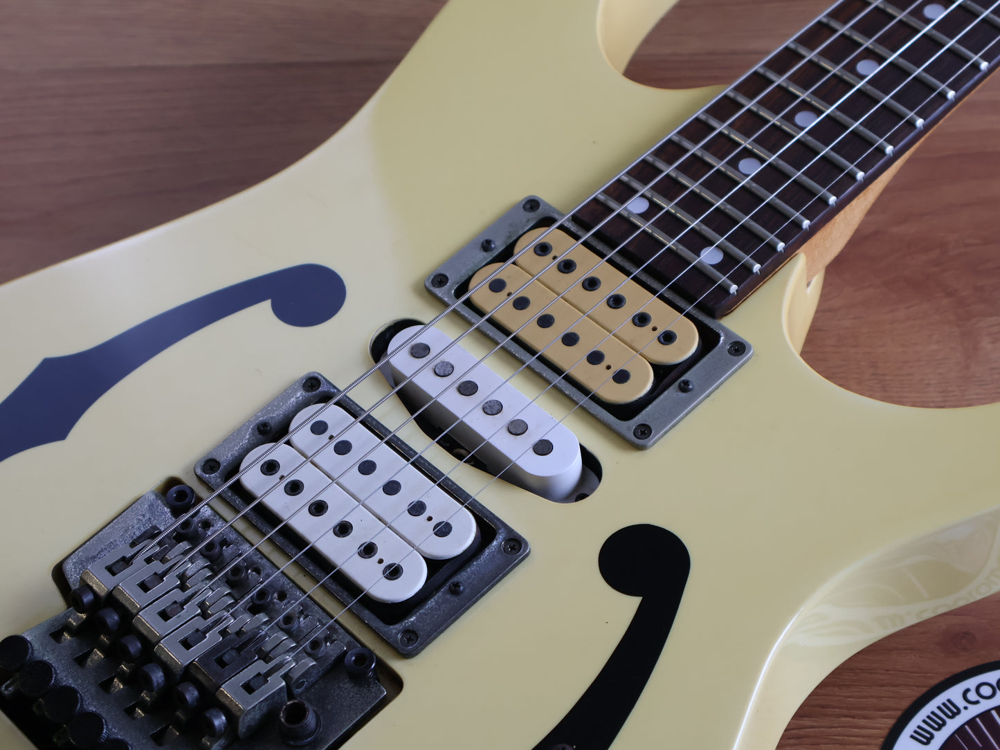 1999 Ibanez Japan PGM30 Paul Gilbert Signature Model (White)