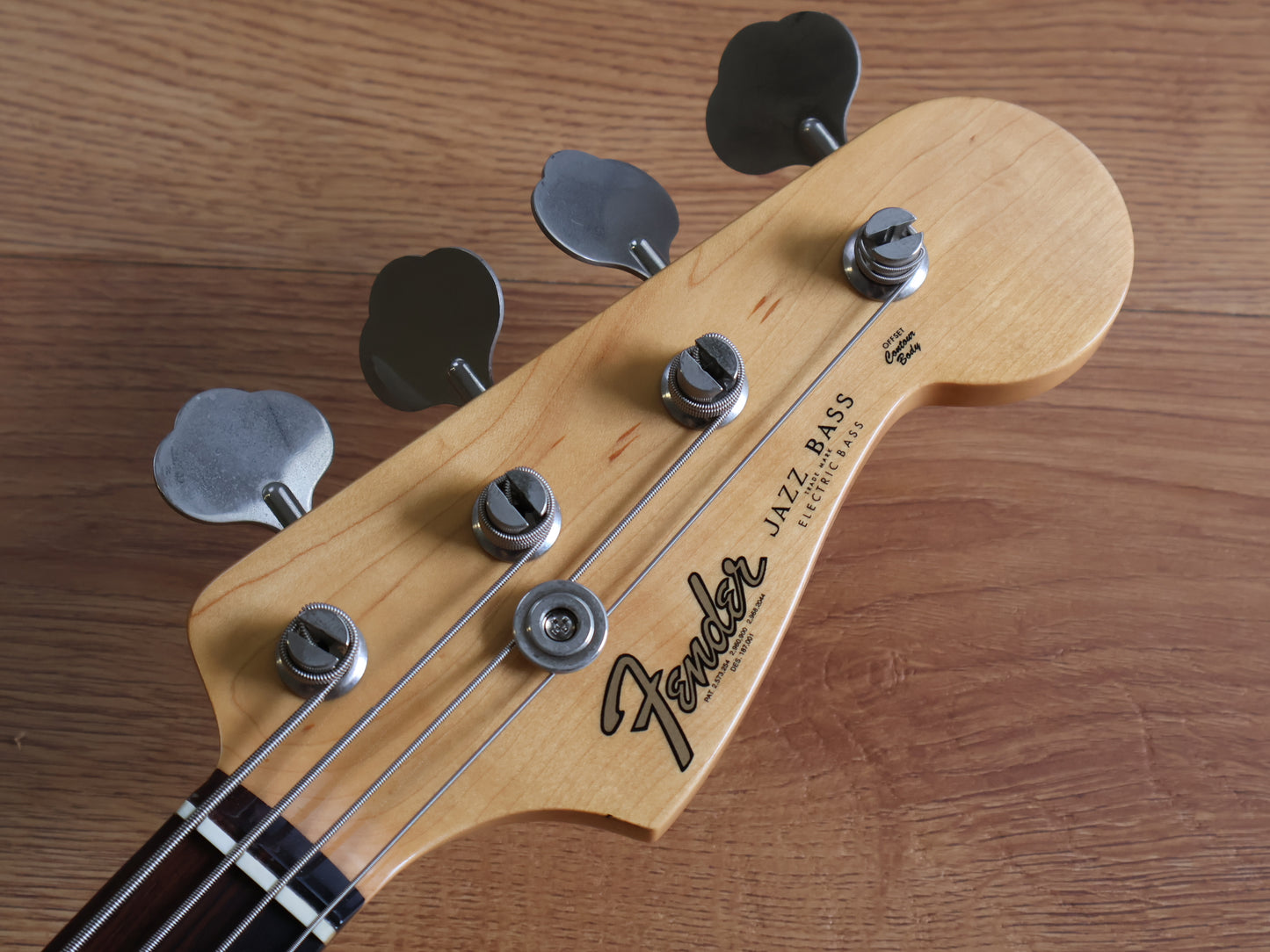 2023 Fender Japan Traditional '60s Jazz Bass (Sunburst)