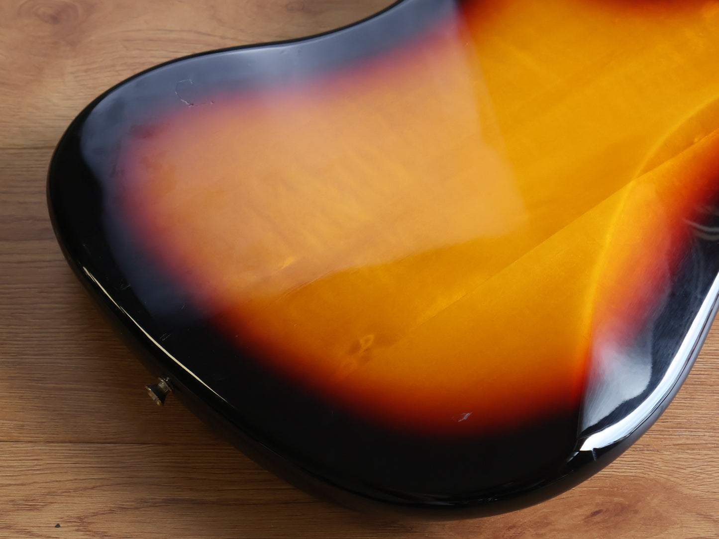 2023 Fender Japan Traditional '60s Jazz Bass (Sunburst)