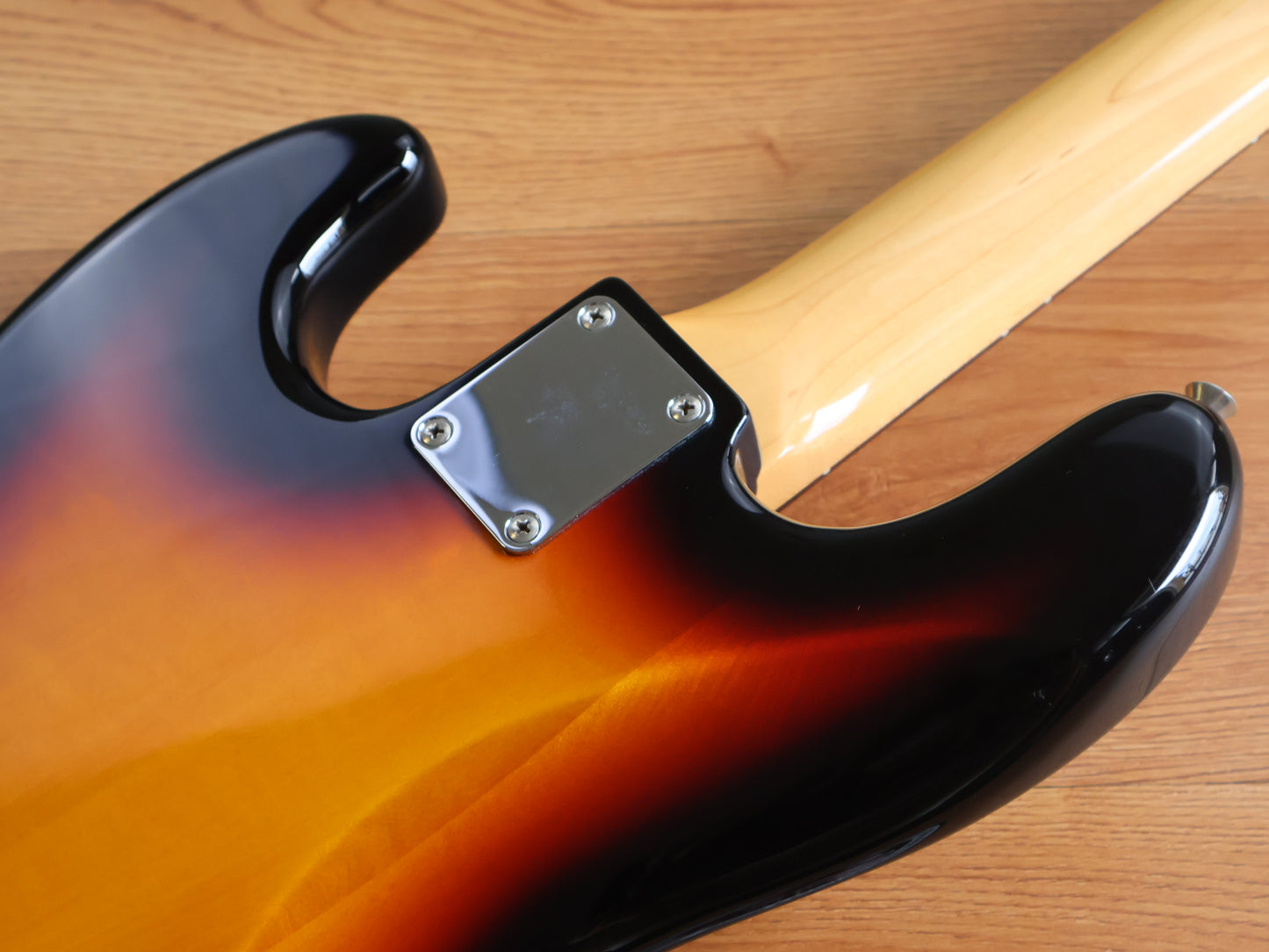 2023 Fender Japan Traditional '60s Jazz Bass (Sunburst)