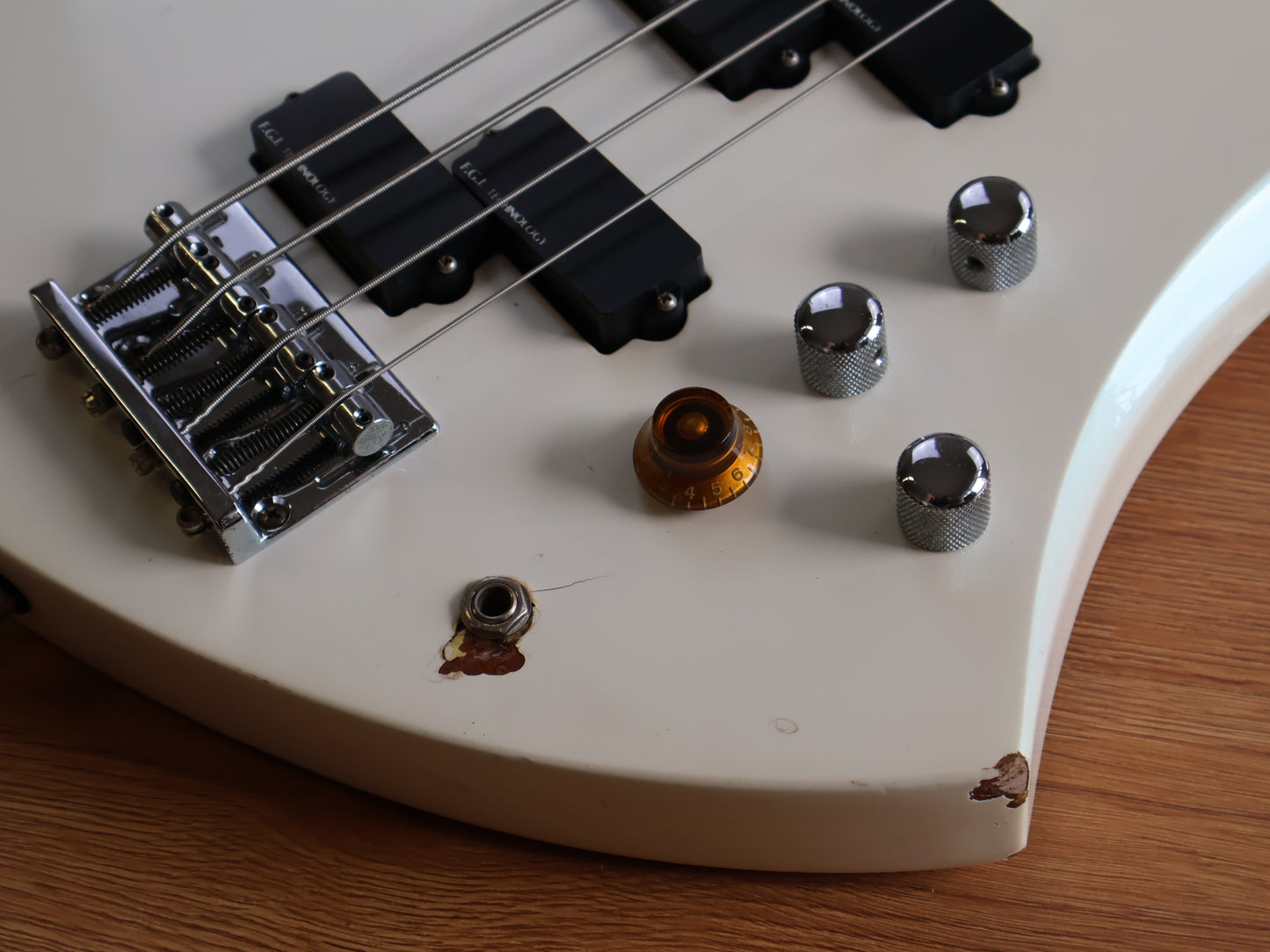 1989 Fernandes Japan MB-90YK Neckthrough Mockingbird Bass (White)