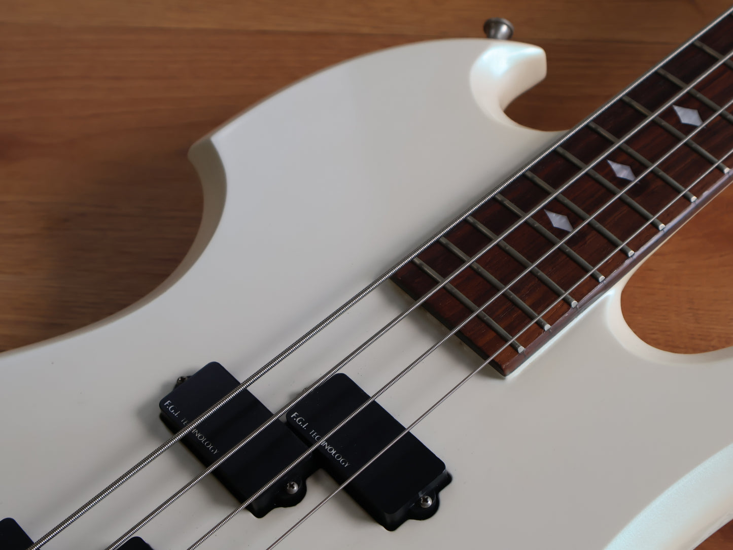 1989 Fernandes Japan MB-90YK Neckthrough Mockingbird Bass (White)