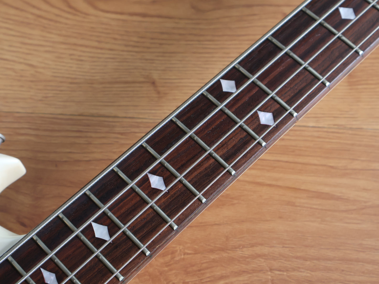 1989 Fernandes Japan MB-90YK Neckthrough Mockingbird Bass (White)