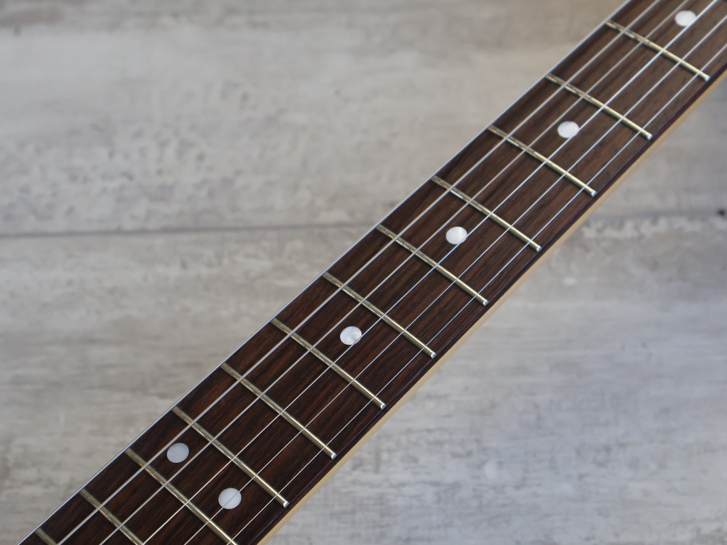 2025 Fender Japan Traditional 70's Mustang (Candy Apple Red)