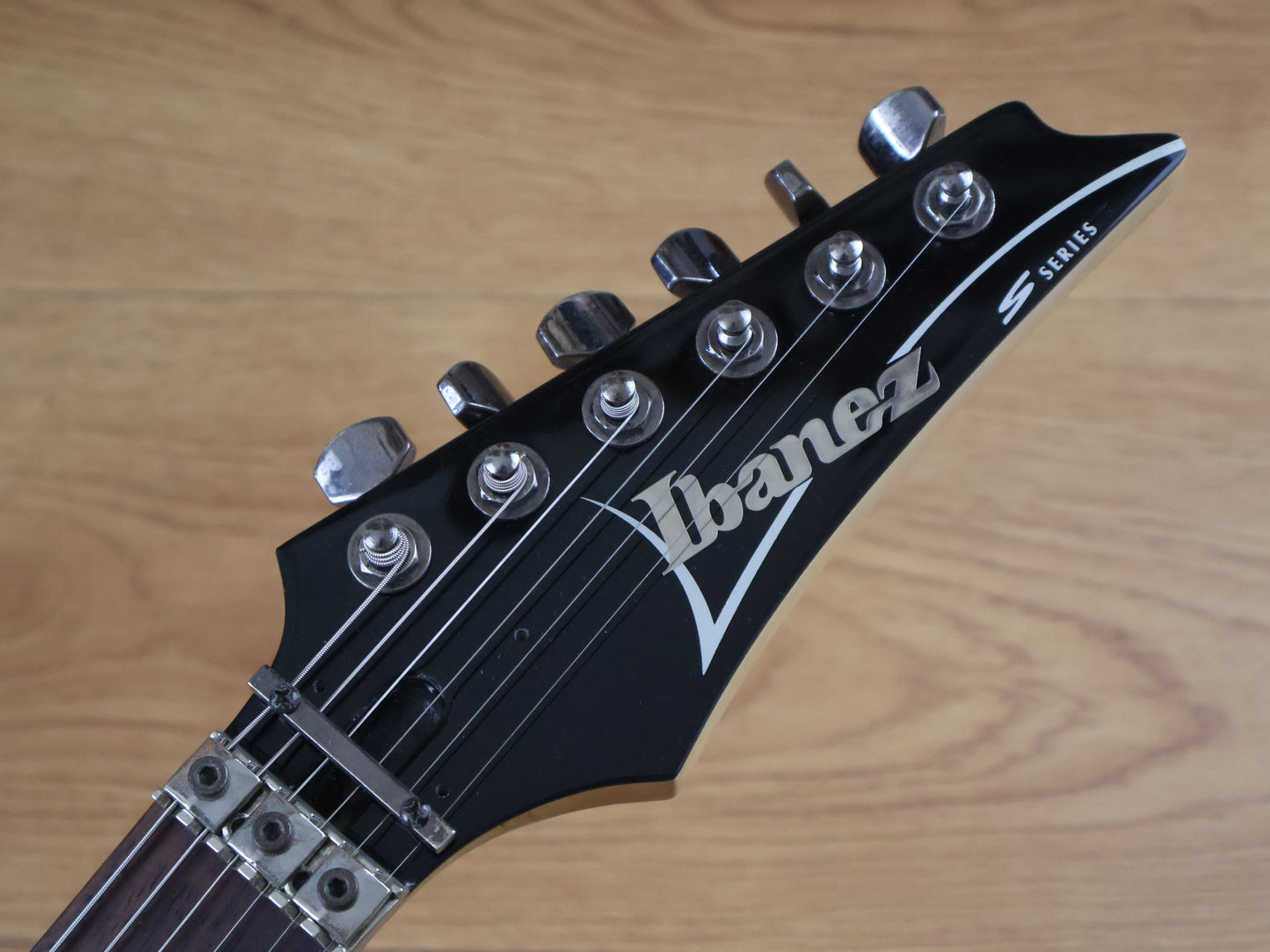 2008 Ibanez S320 S Series HH Superstrat (Black)