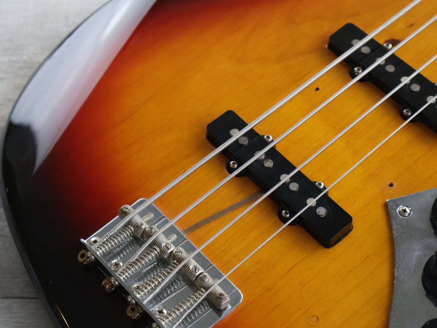 2002 Fender Japan JB62-58 '62 Reissue Jazz Bass (Sunburst)
