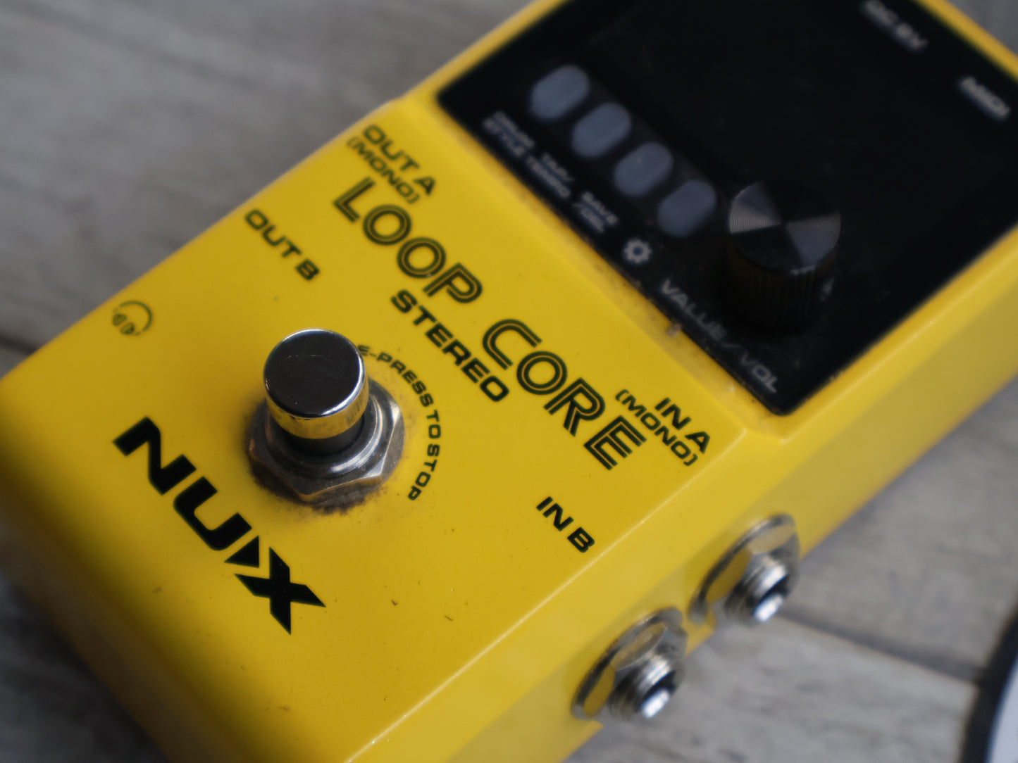 NUX Loop Core Stereo Looper Pedal
