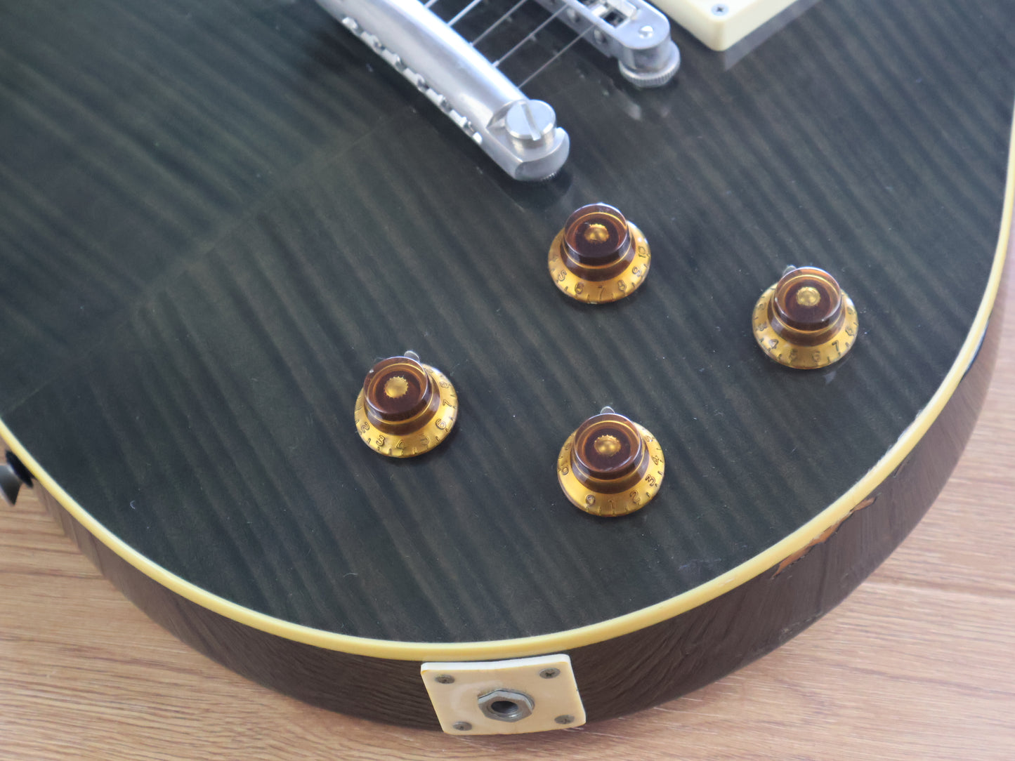 2004 Burny Super Grade Les Paul (Transparent Black Flame)
