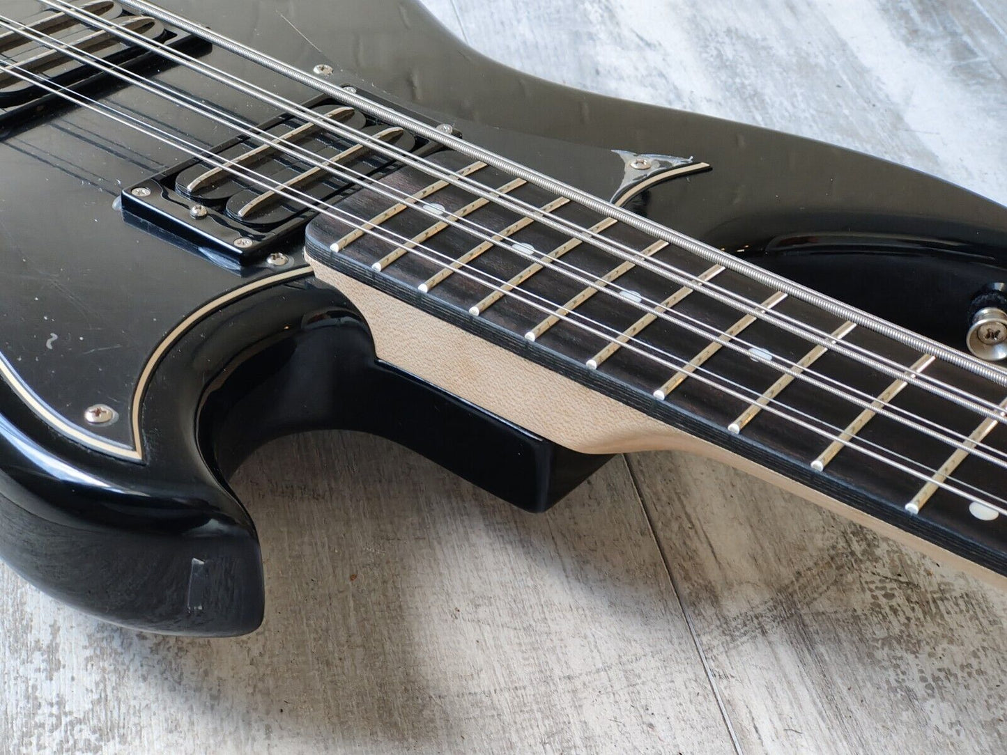 2009 Hagstrom HB-8 8-String Bass Reissue (Black)