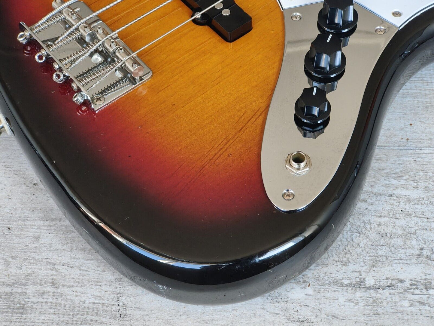 2006 Fender Japan Jazz Bass Standard (Sunburst)