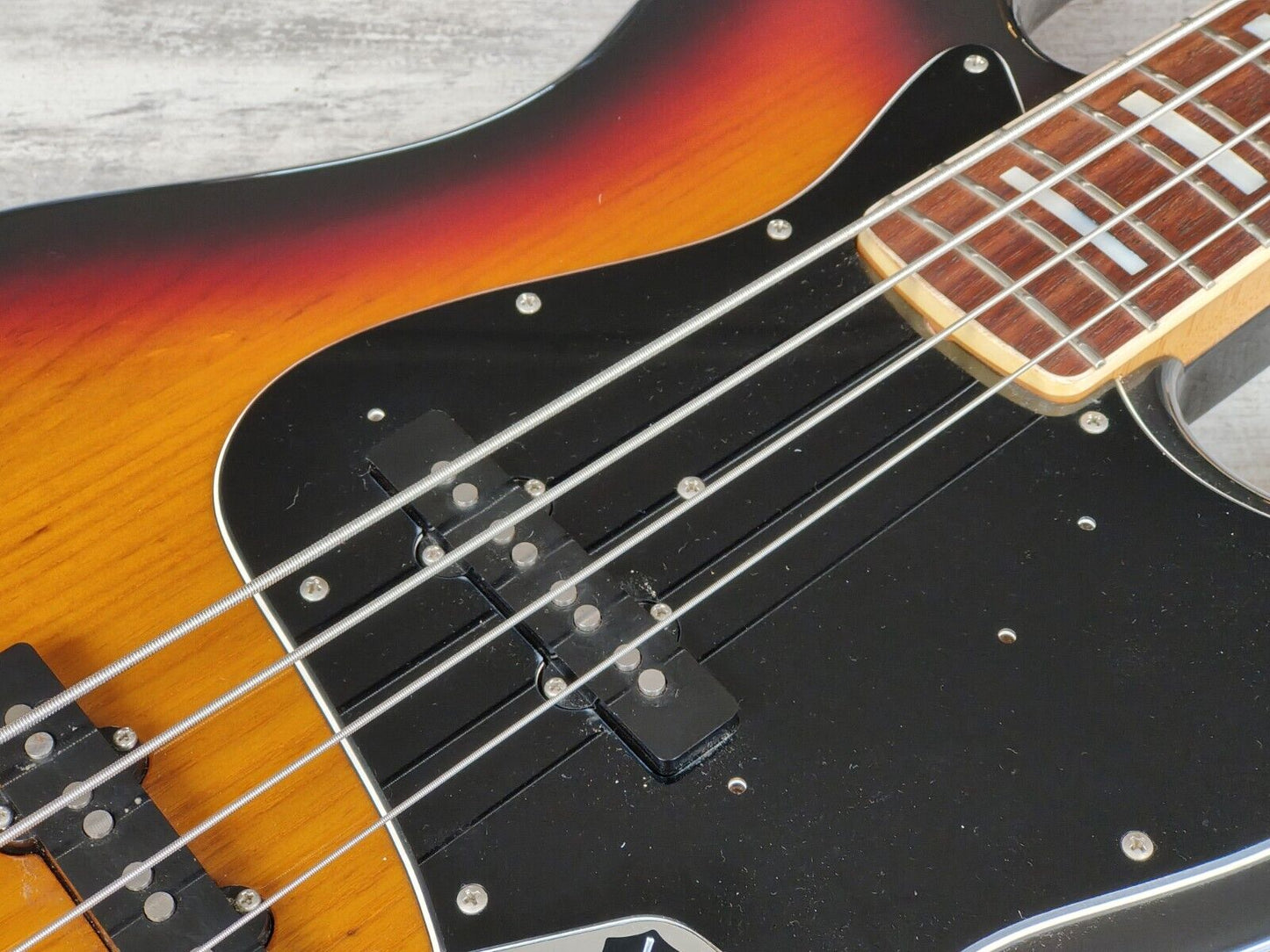2002 Fender Japan JB75-90US '75 Reissue Jazz Bass w/USA Pickups (Sunburst)
