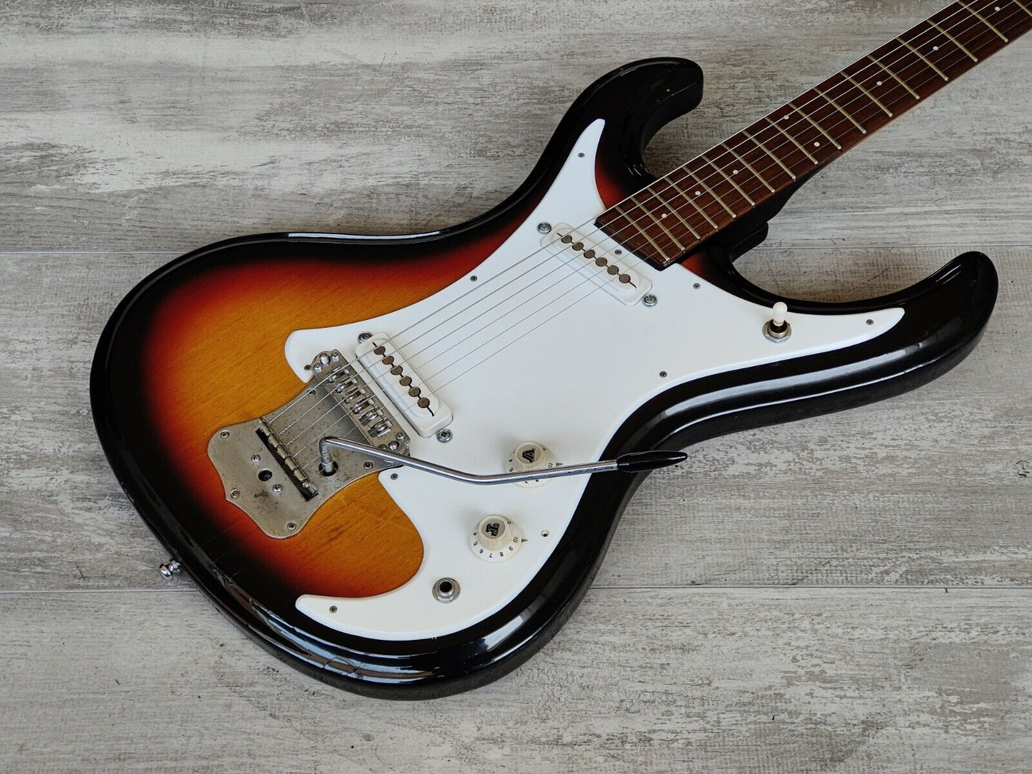 1960's Guyatone Japan LG-150T Vintage Guitar (Sunburst)