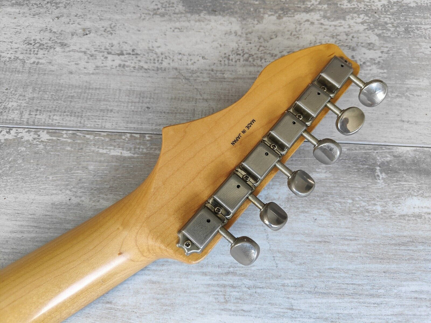 Fox MG-1 Japanese Short Scale Mustang w/Onboard Amplifier/Speaker