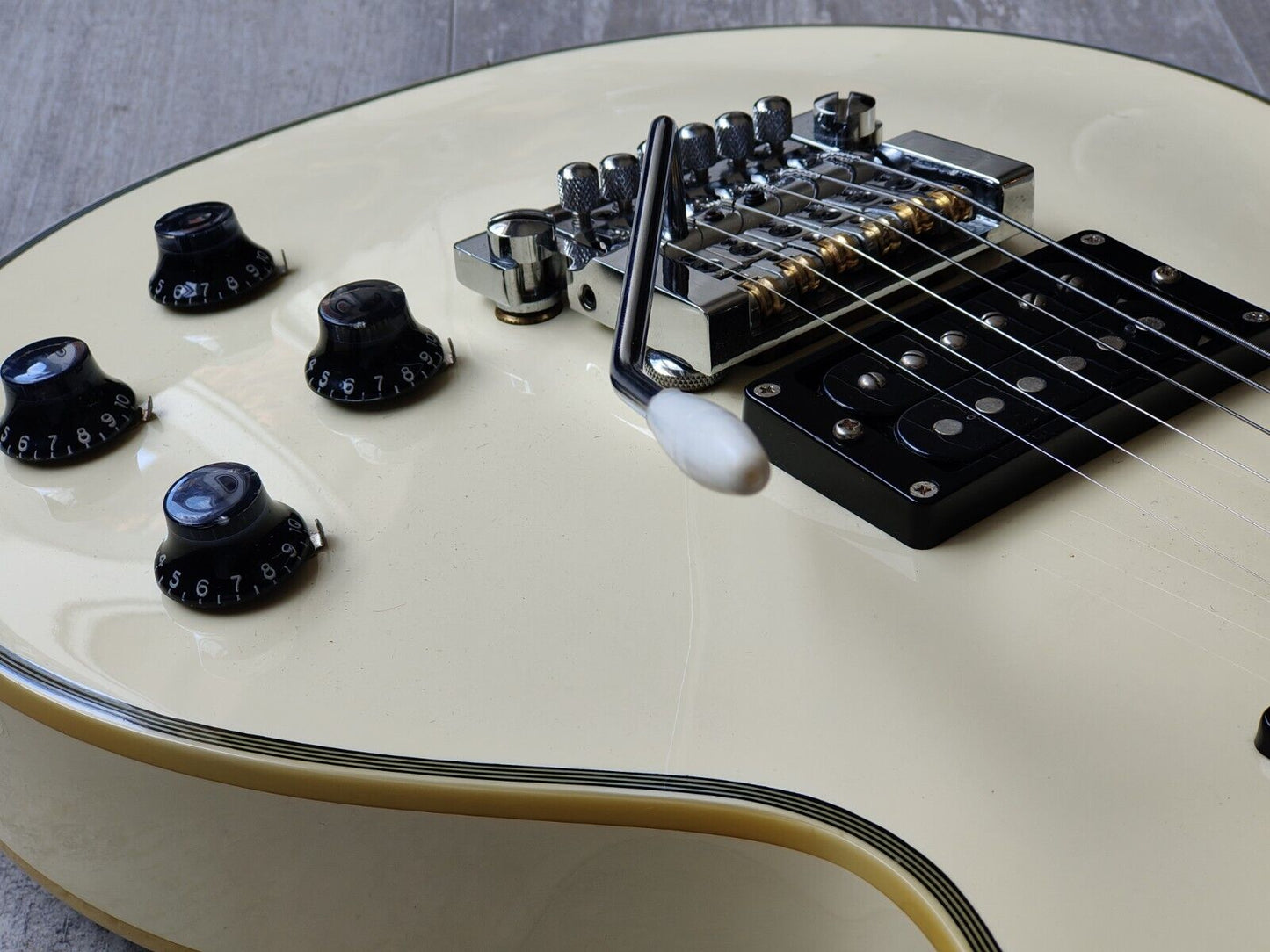 2004 Burny RLC-58K Les Paul Custom w/Kahler (Snow White)