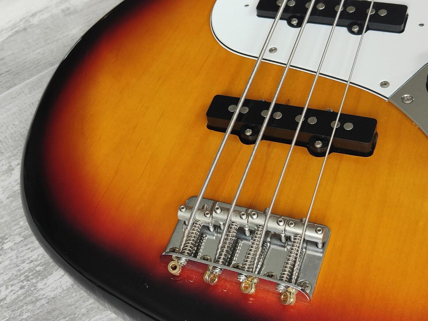 2006 Fender Japan Jazz Bass Standard (Sunburst)