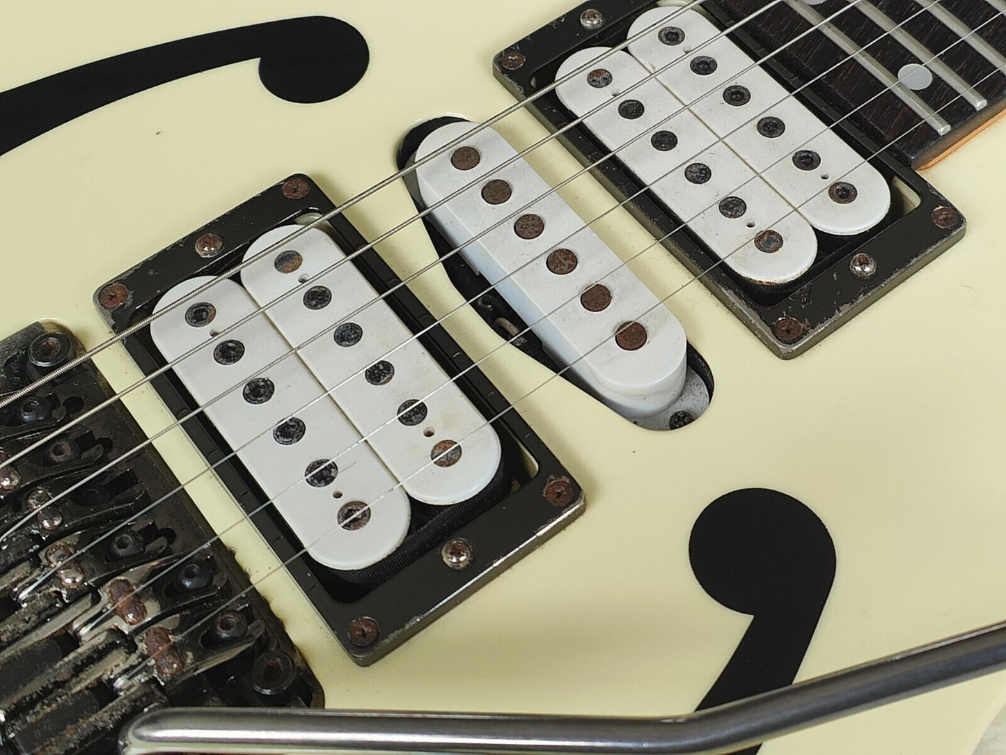 2003 Ibanez Japan PGM30 Paul Gilbert Model HSH Superstrat (White)