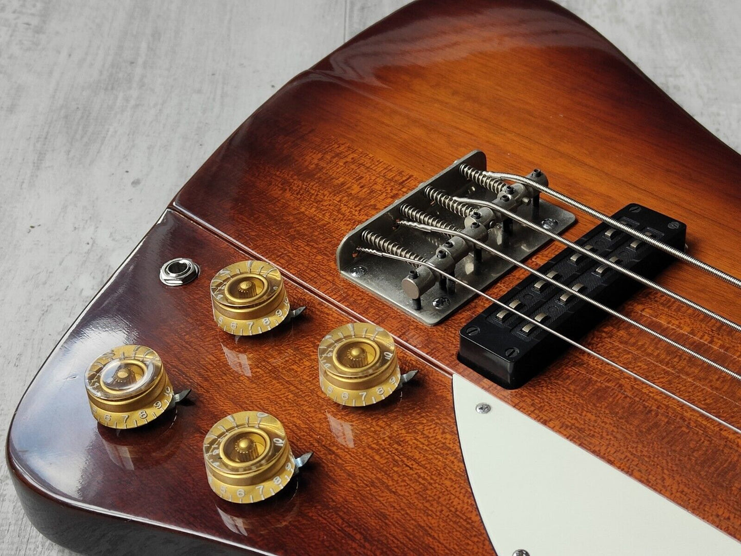 1975 Greco SB-850 Suzi Quatro Thunderbird Bass (Brown Sunburst)