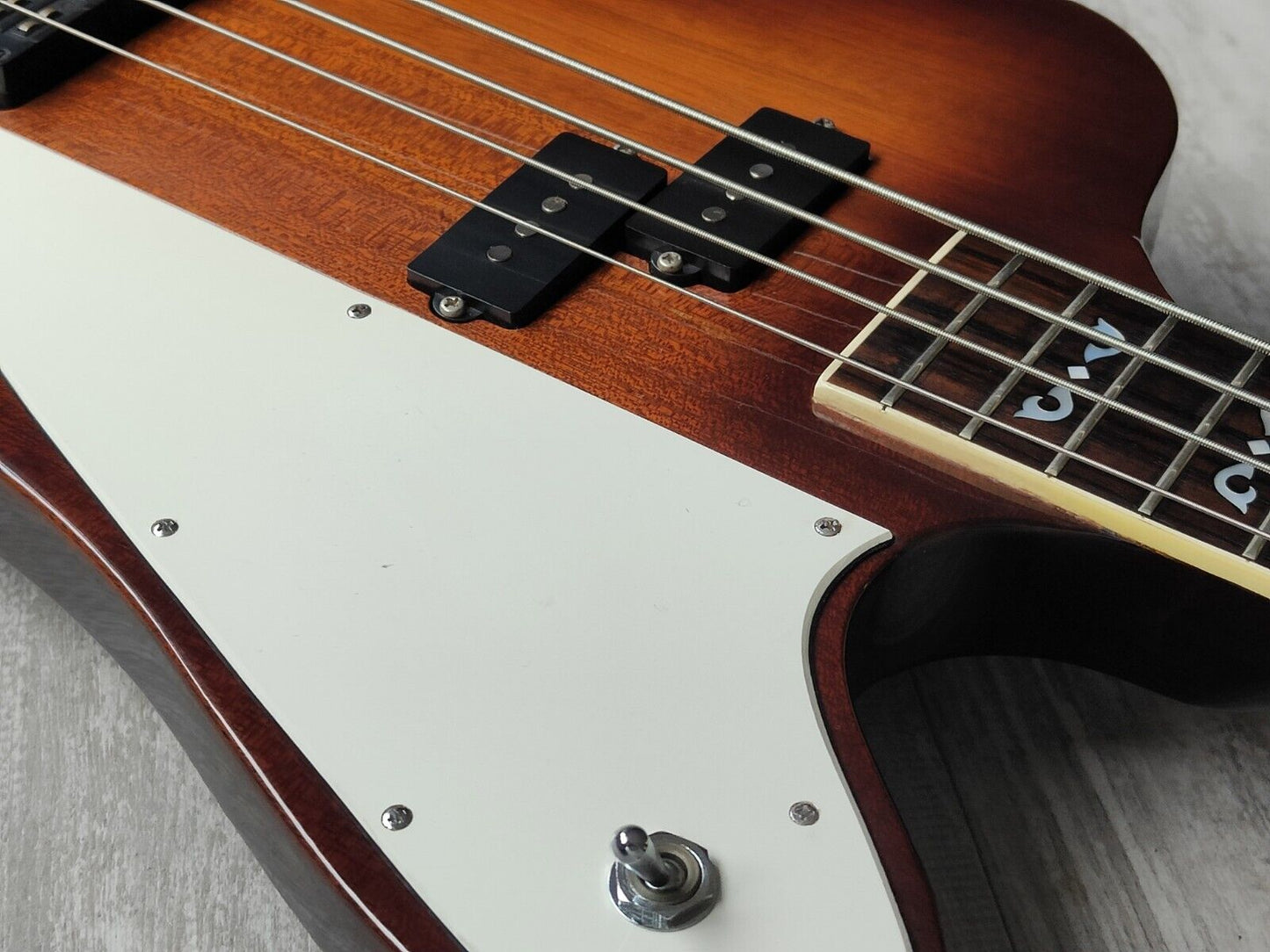 1975 Greco SB-850 Suzi Quatro Thunderbird Bass (Brown Sunburst)