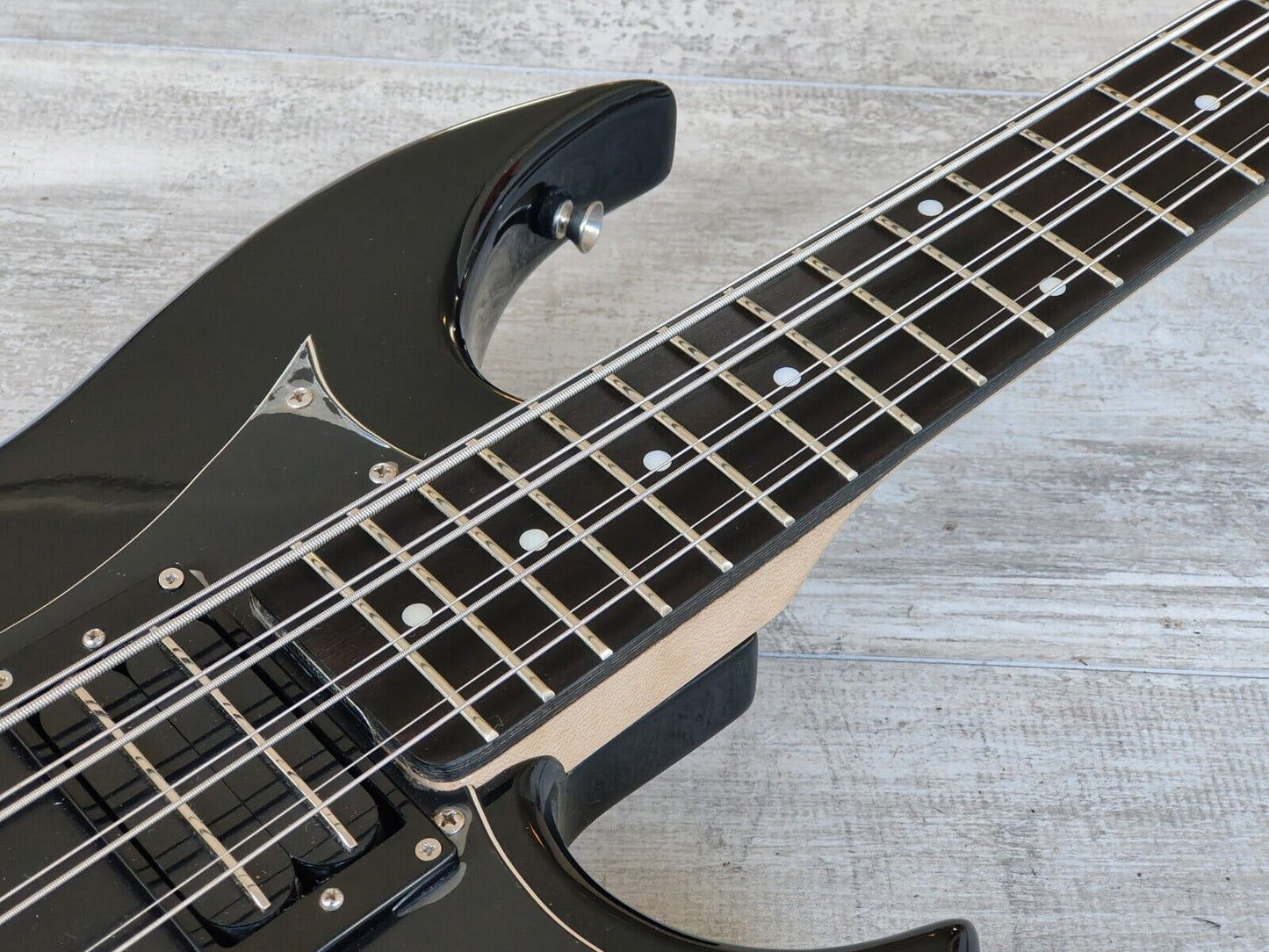 2009 Hagstrom HB-8 8-String Bass Reissue (Black)