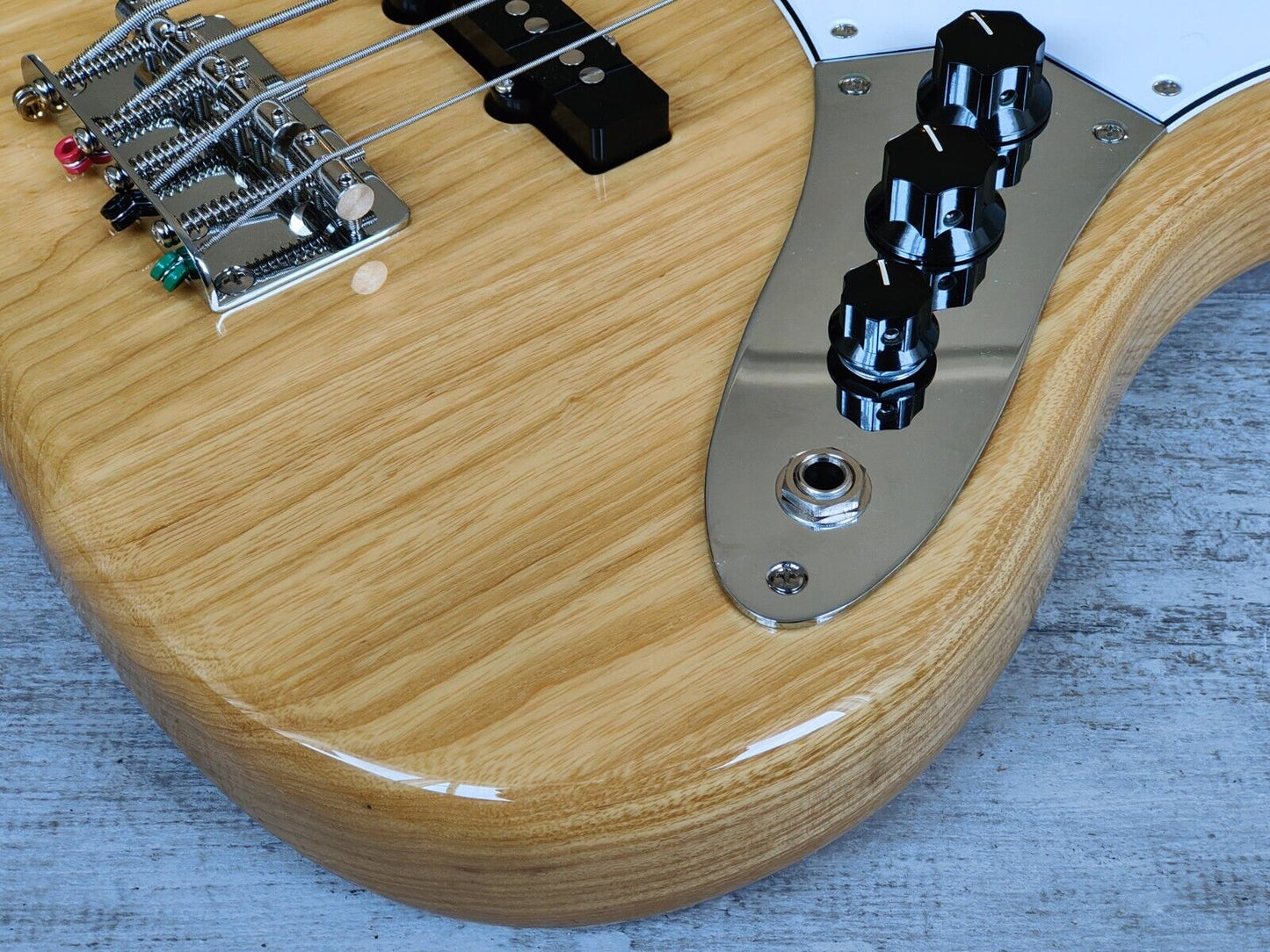 2020 Fender Japan Traditional 70's Jazz Bass (Natural)