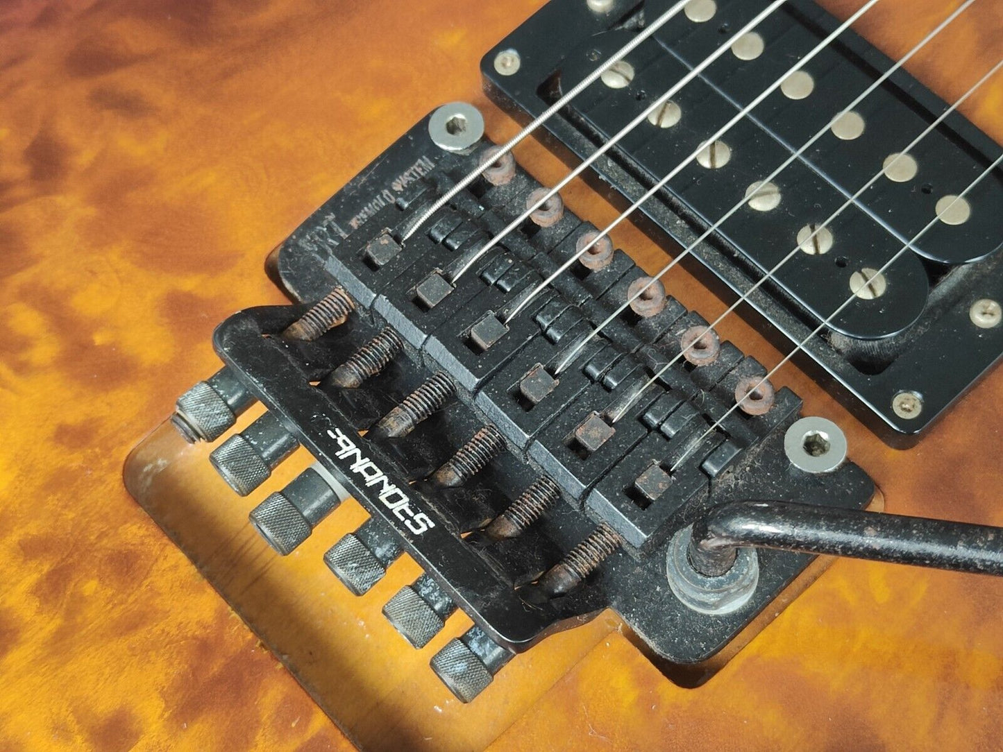2000's Edwards (by ESP Japan) Les Paul w/Locking Tremolo (Quilt Top Amber)