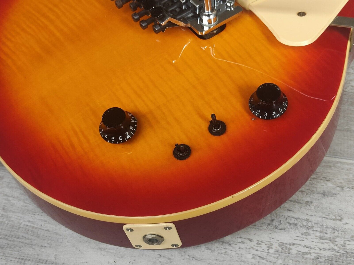 2001 Burny Super Grade Les Paul Standard w/Floyd Rose + Sustainer (Sunburst)