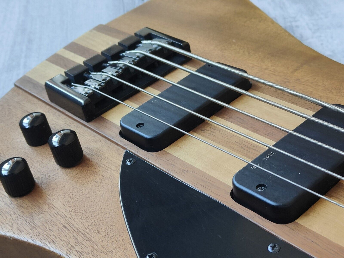 2009 Epiphone Thunderbird Bird Pro V Neckthrough 5-String Bass (Natural)