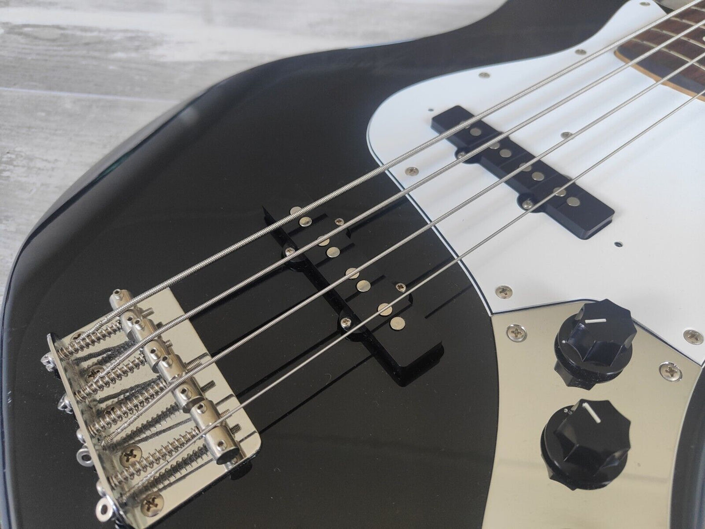 2002 Fender Japan Jazz Bass Standard (Black)