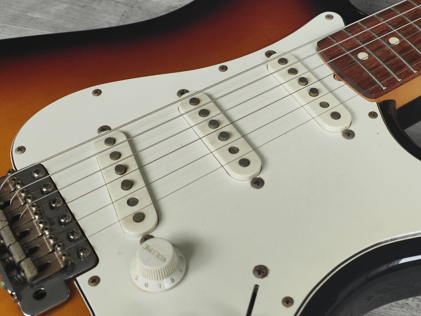 2002 Fender Japan Stratocaster Standard (Sunburst)