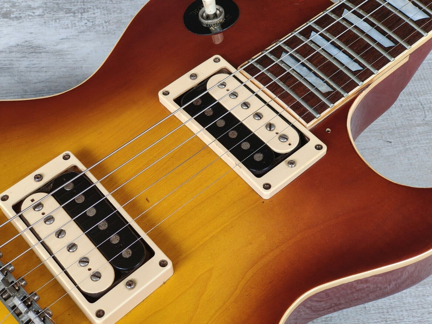 1983 Tokai Love Rock TLS-50 Les Paul Standard (Brown Sunburst)