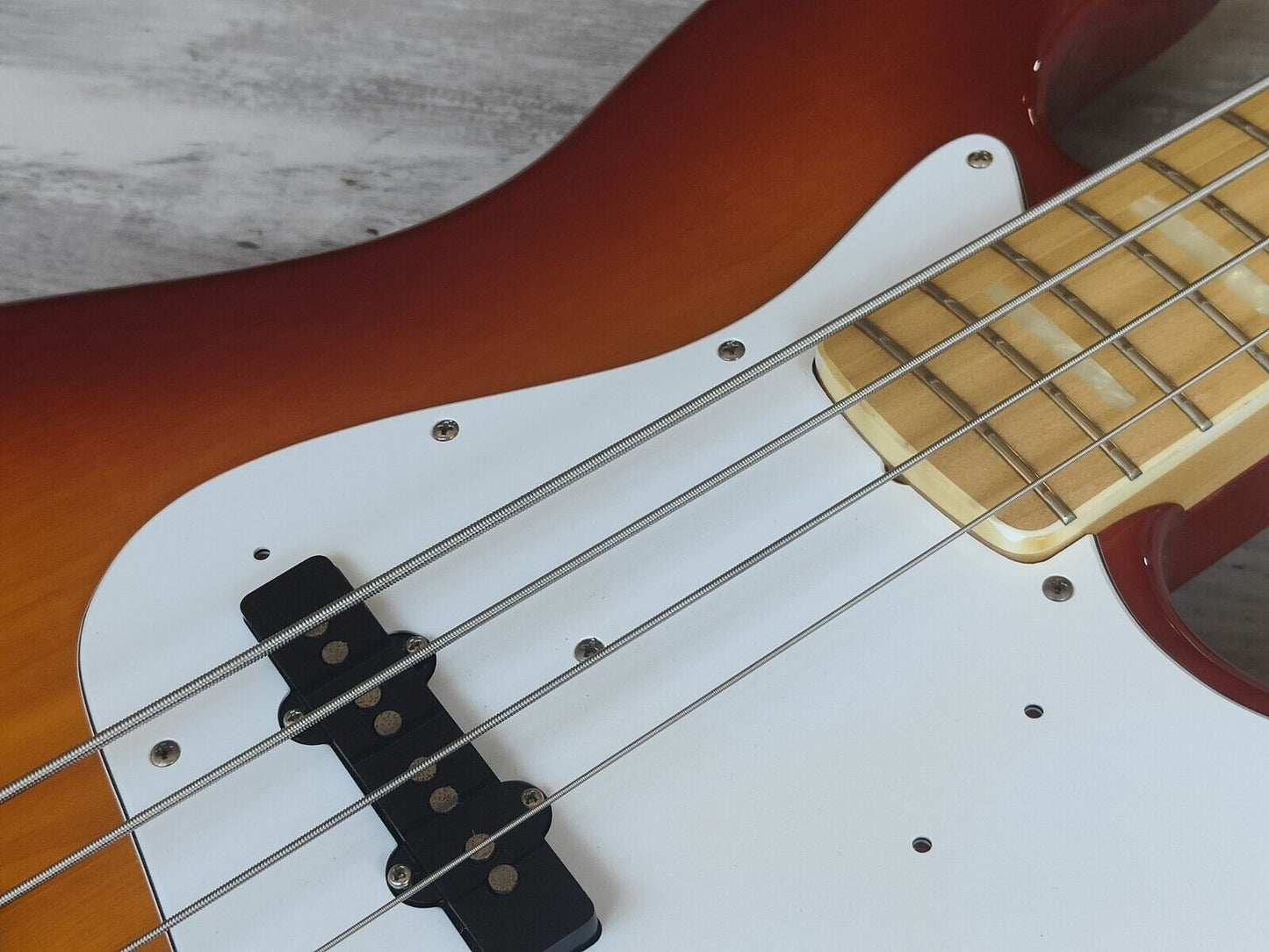 2004 Fender Japan JB75 '75 Reissue Jazz Bass (Light Amber Sunburst)