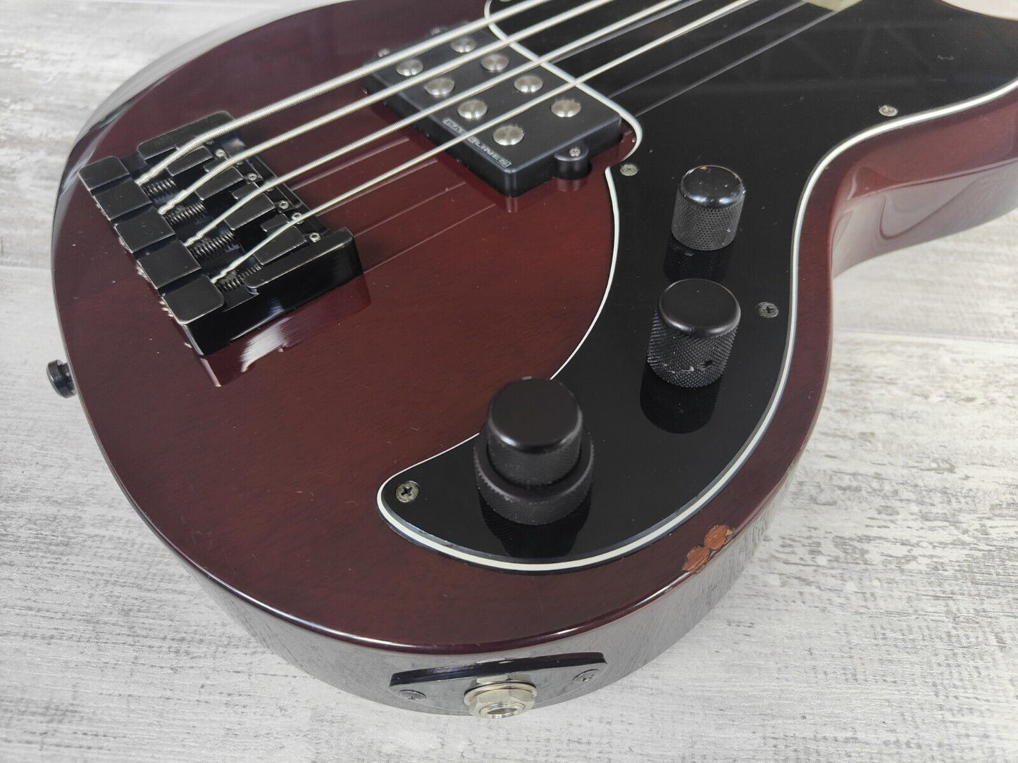 2005 ESP Japan Viper Double Cutaway Bass (Red)