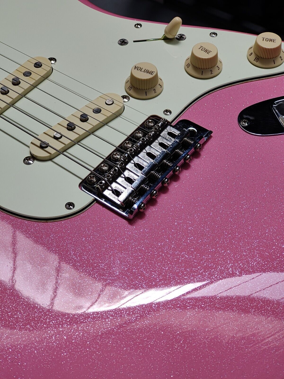 2016 Fender Japan Classic 60's Stratocaster w/USA Texas Special's (Sparkle Pink)