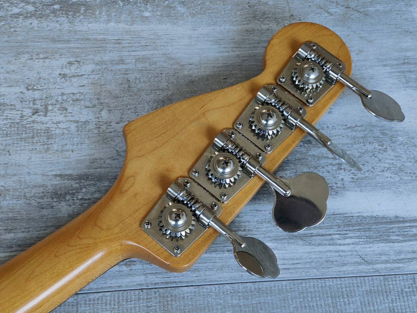 1995 Fender Japan JB62M '62 Reissue Medium Scale Jazz Bass (Vintage White)