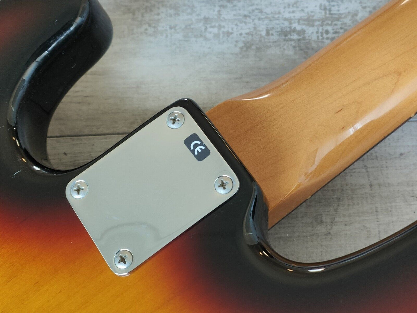 2005 Fender Classic Series '60's Jazz Bass (Sunburst)