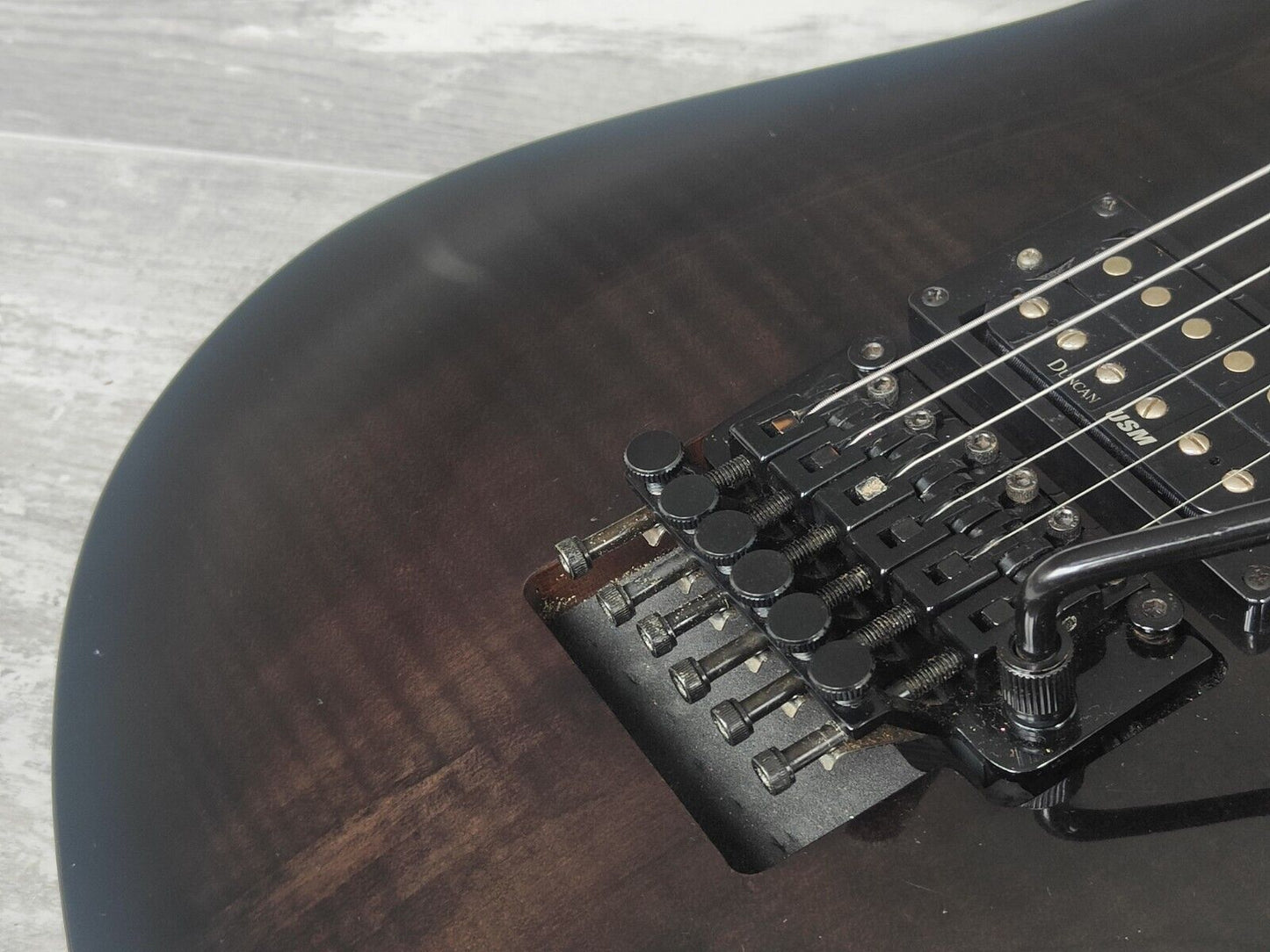 2013 Washburn XMPRO2FRF HH Superstrat (Black Flame)