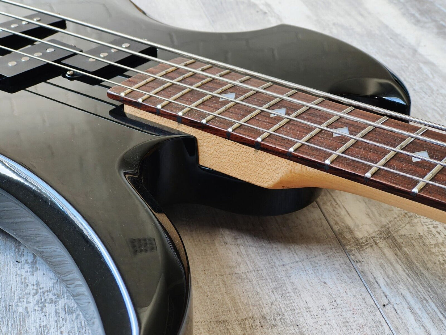 2000's BC Rich Mockingbird Bass (Black)