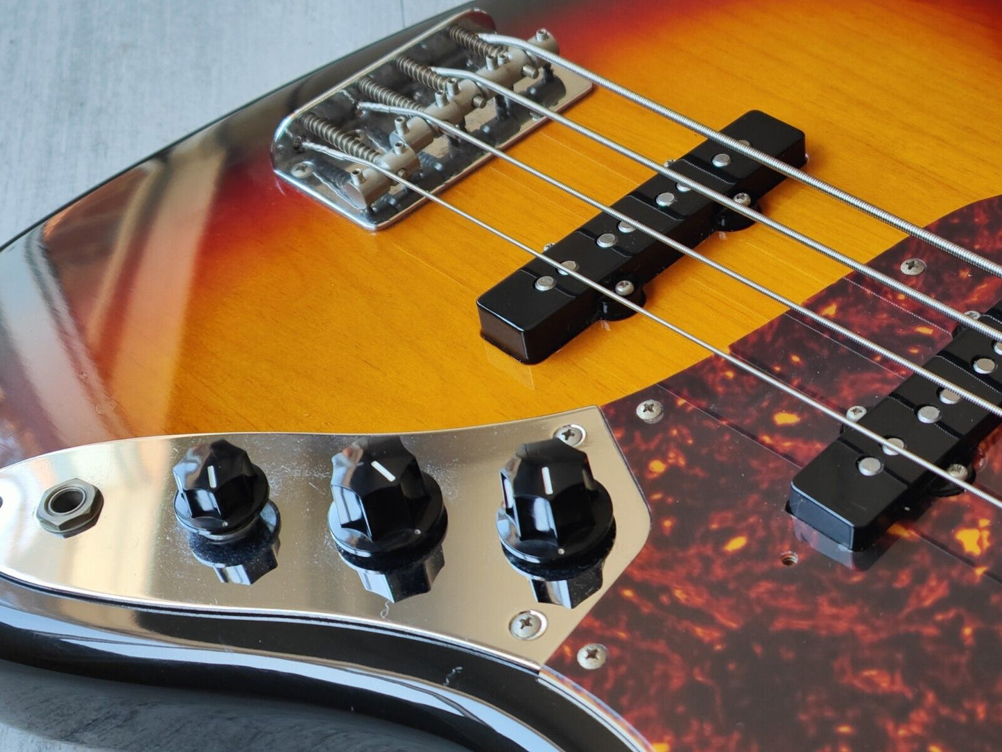 1999 Fender Japan (by Tokai) JB62-58 '62 Reissue Jazz Bass (Sunburst)