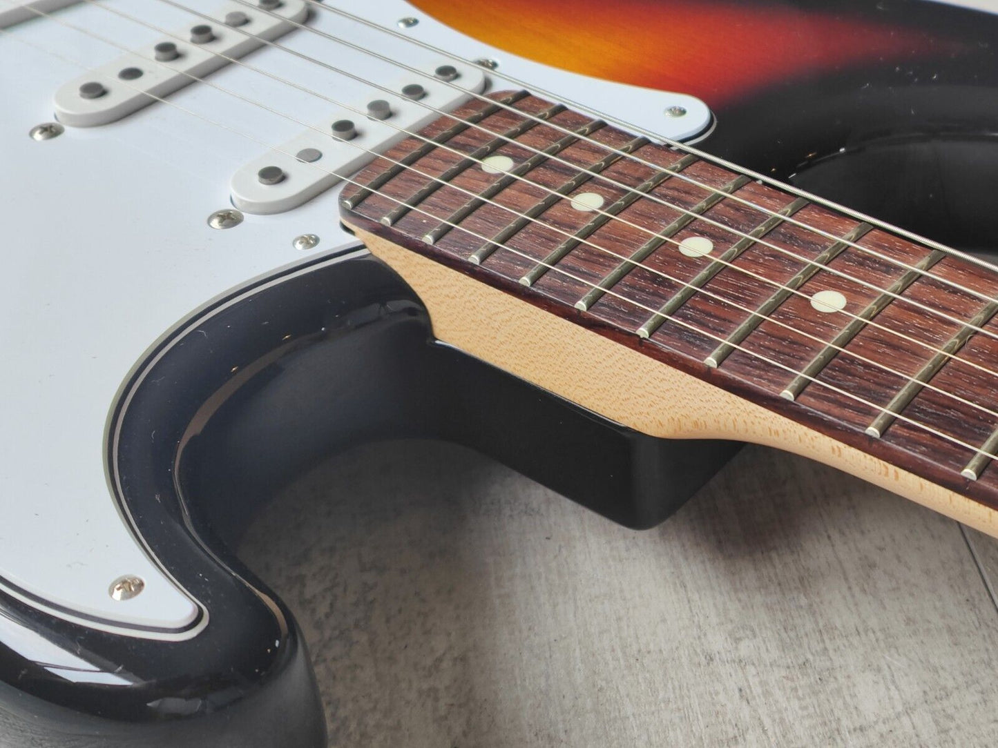 2017 FGN Japan (Fujigen) JST-6R J-Classic Stratocaster (Sunburst)